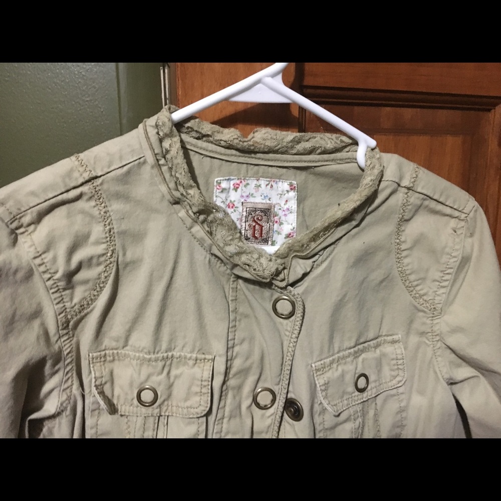 Girls Medium Jacket - Picture 2 of 4